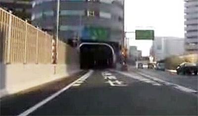 吳江樓市網(wǎng)：高速路竟然穿樓而過 你見過嗎？