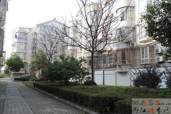 振泰二期 送大露臺(tái) 好房急賣?。? />
                                </a>
                            </dt>
                            <dd>
                                <a class=