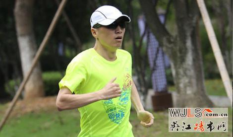 郁良：我和王石主席是合作關系