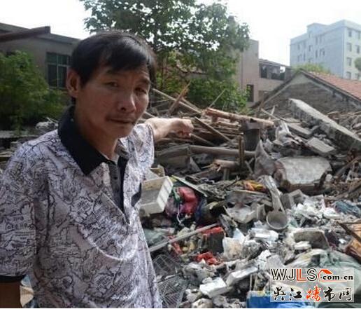 湖北一家三口半夜遭綁架 回家后發(fā)現(xiàn)房屋被強拆