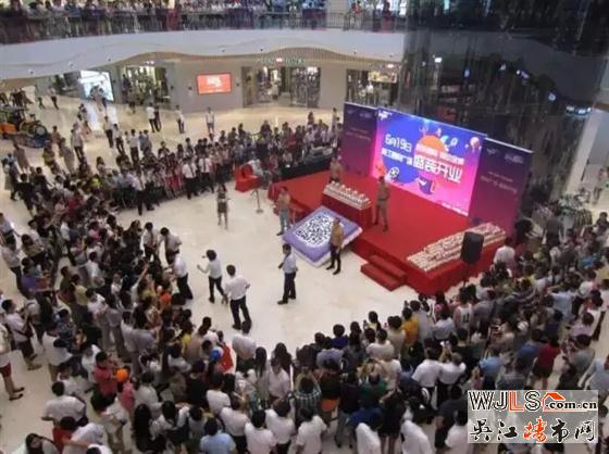 太火爆了!亞洲超人氣組合UNIQ助陣吾悅開業(yè)