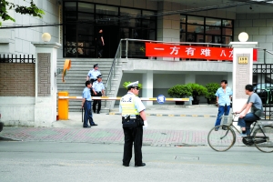 男子闖入上海警局捅死5民警 公安部哀悼(圖)